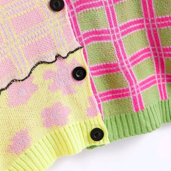 Plaid And Flower Pattern Color Block Contrast Seam crop top Cardigan - Picture 4 of 5